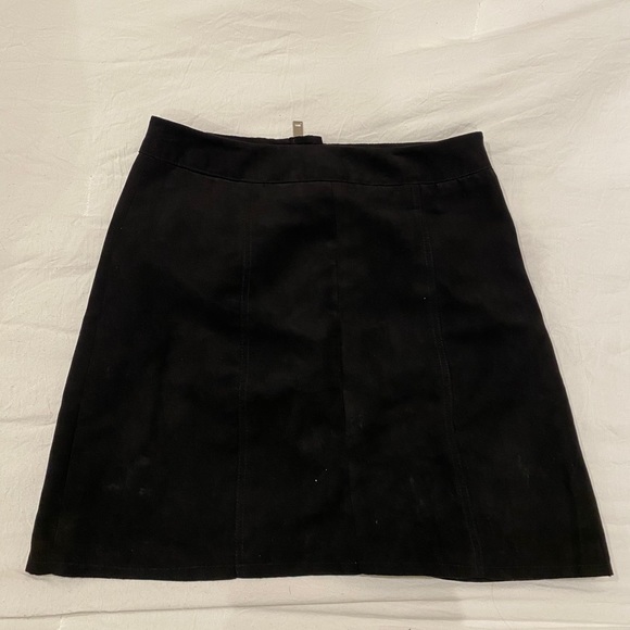 Black Skirt - Picture 2 of 3